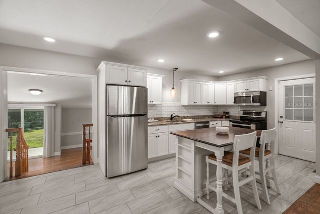 380 Woodward Ave, Seekonk, MA 02771