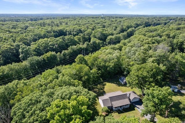 380 Woodward Ave, Seekonk, MA 02771