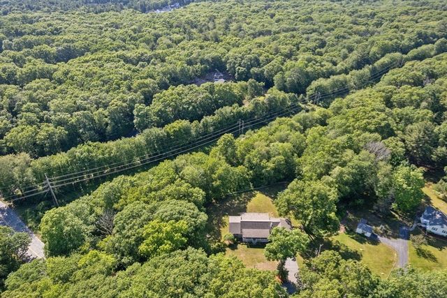 380 Woodward Ave, Seekonk, MA 02771