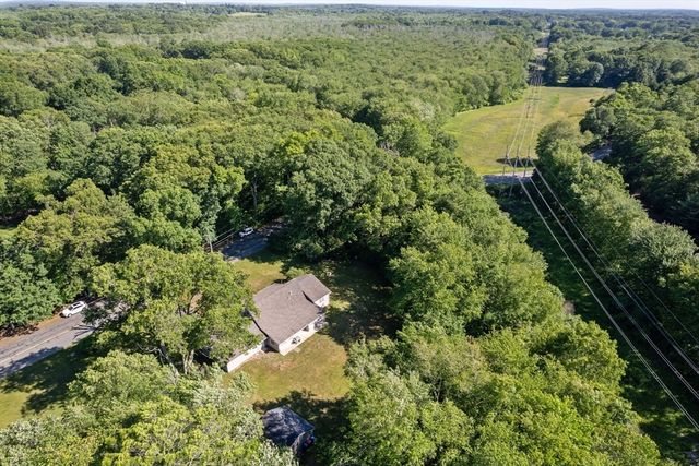 380 Woodward Ave, Seekonk, MA 02771