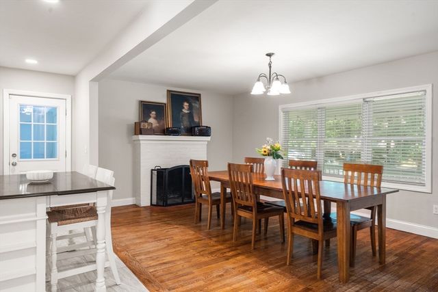 380 Woodward Ave, Seekonk, MA 02771