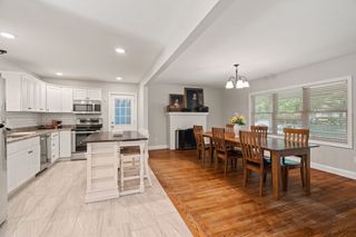 380 Woodward Ave, Seekonk, MA 02771