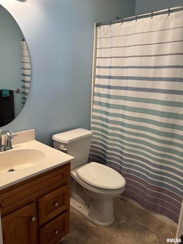 2411 Wintergreen Drive, Quincy, IL 62305