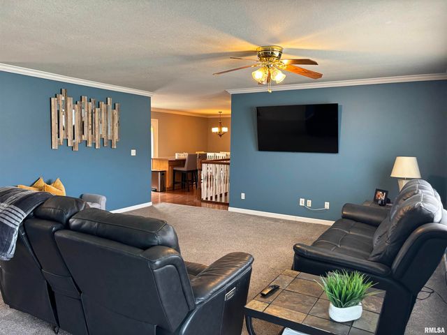 2411 Wintergreen Drive, Quincy, IL 62305