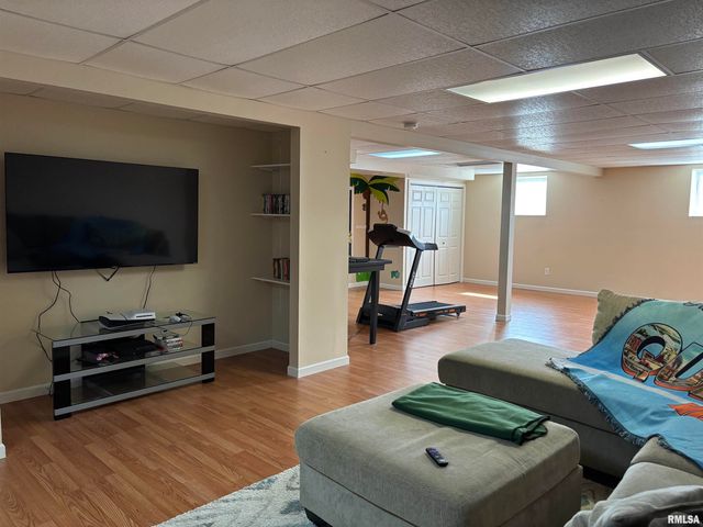 2411 Wintergreen Drive, Quincy, IL 62305