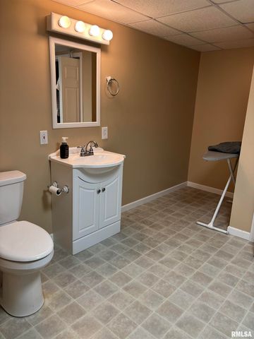 2411 Wintergreen Drive, Quincy, IL 62305