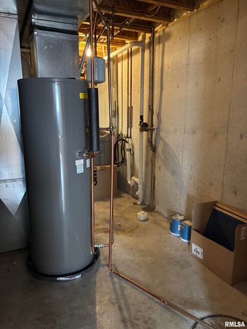 2411 Wintergreen Drive, Quincy, IL 62305