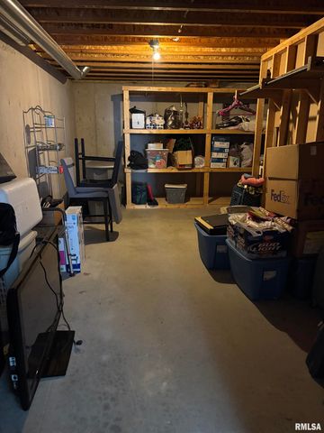 2411 Wintergreen Drive, Quincy, IL 62305