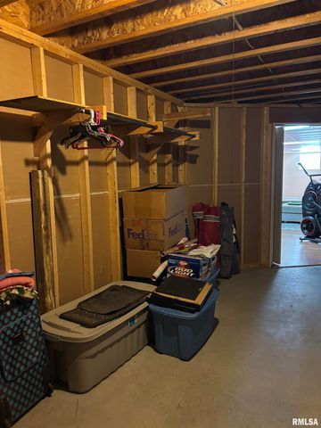 2411 Wintergreen Drive, Quincy, IL 62305