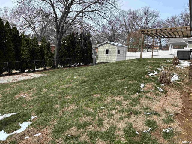 2411 Wintergreen Drive, Quincy, IL 62305