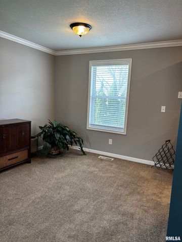 2411 Wintergreen Drive, Quincy, IL 62305