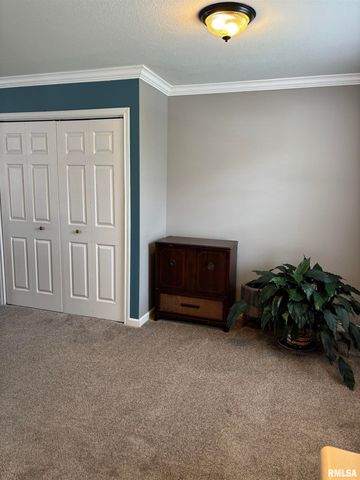 2411 Wintergreen Drive, Quincy, IL 62305