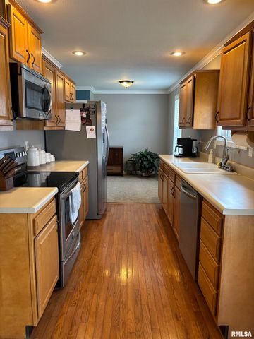 2411 Wintergreen Drive, Quincy, IL 62305