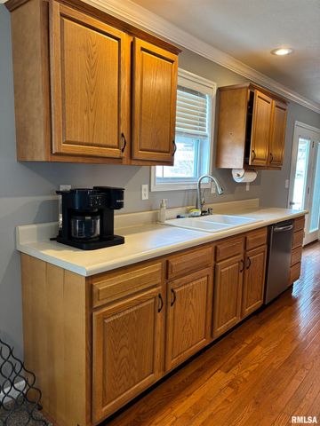 2411 Wintergreen Drive, Quincy, IL 62305