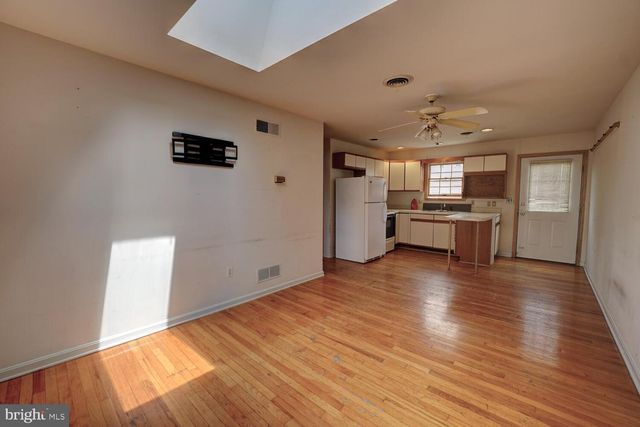 10 N STATE ST, Dover, DE 19901