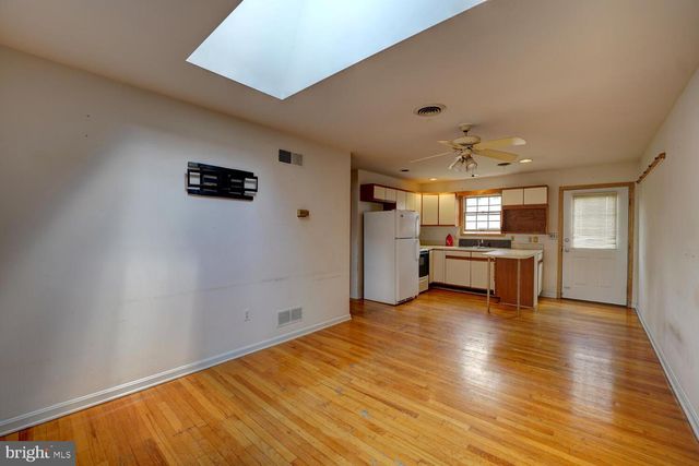 10 N STATE ST, Dover, DE 19901