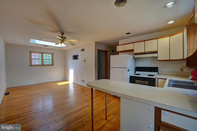 10 N STATE ST, Dover, DE 19901