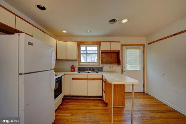 10 N STATE ST, Dover, DE 19901