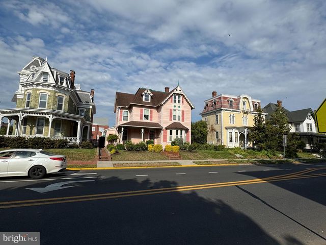 10 N STATE ST, Dover, DE 19901