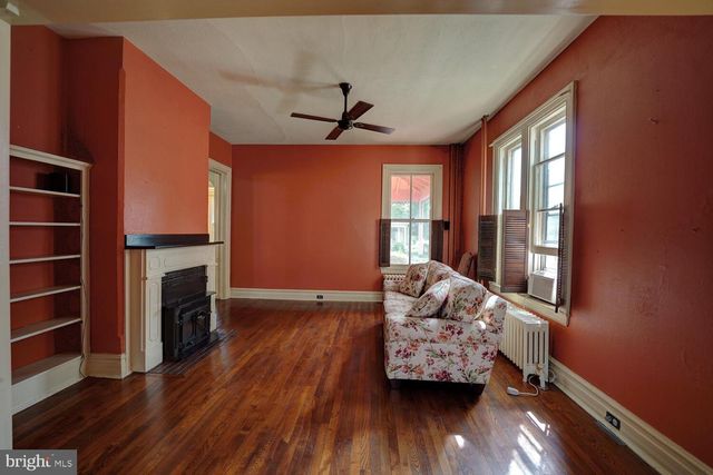 10 N STATE ST, Dover, DE 19901