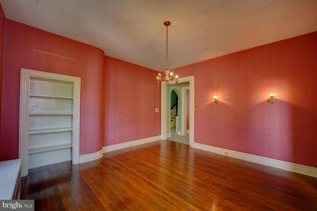 10 N STATE ST, Dover, DE 19901