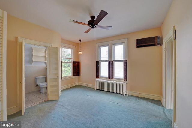 10 N STATE ST, Dover, DE 19901