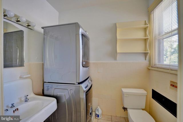 10 N STATE ST, Dover, DE 19901