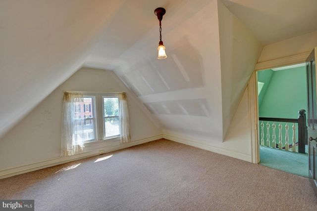 10 N STATE ST, Dover, DE 19901