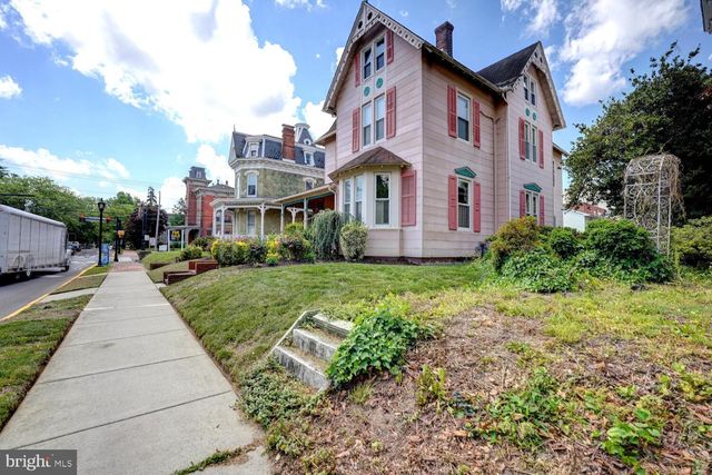 10 N STATE ST, Dover, DE 19901