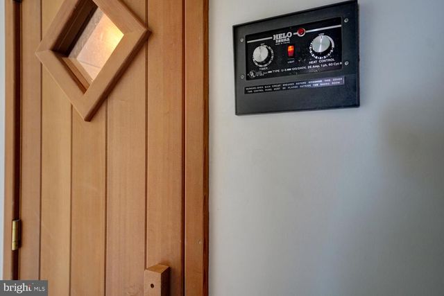 10 N STATE ST, Dover, DE 19901