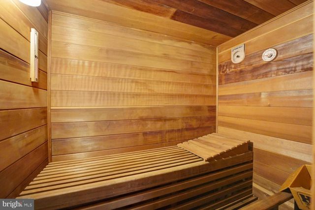 10 N STATE ST, Dover, DE 19901