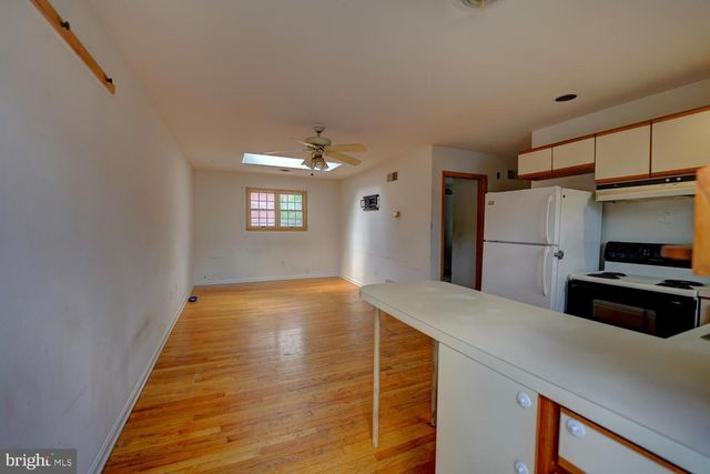 10 N STATE ST, Dover, DE 19901