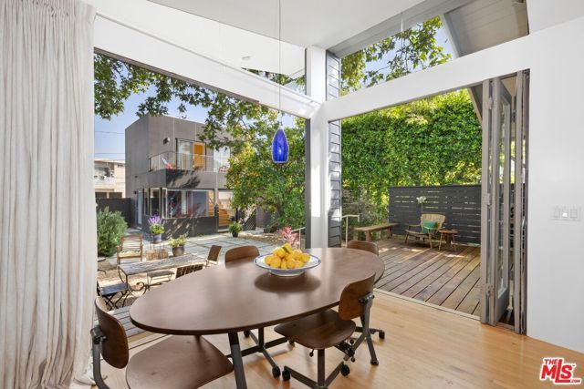 712 Copeland Court, Santa Monica, CA 90405