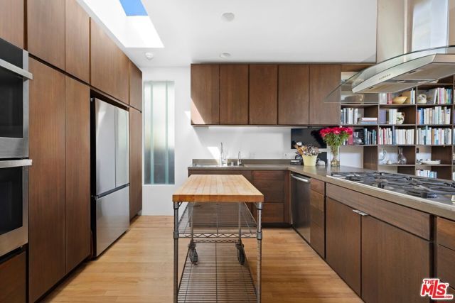 712 Copeland Court, Santa Monica, CA 90405