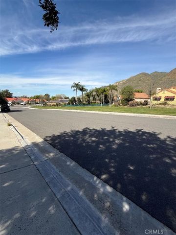 1750 Carrera, San Jacinto, CA 92583