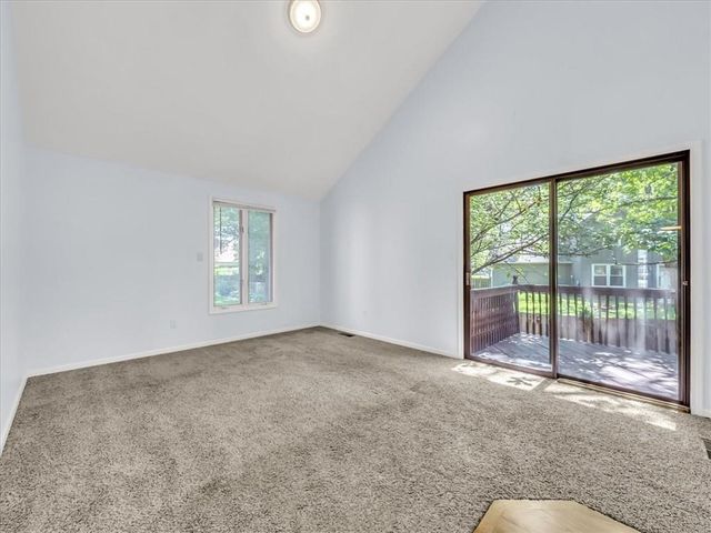 801 NE FAIRWAY HOMES Court, Lee's Summit, MO 64064