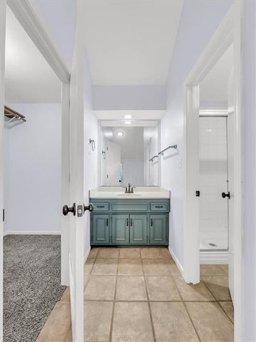 801 NE FAIRWAY HOMES Court, Lee's Summit, MO 64064