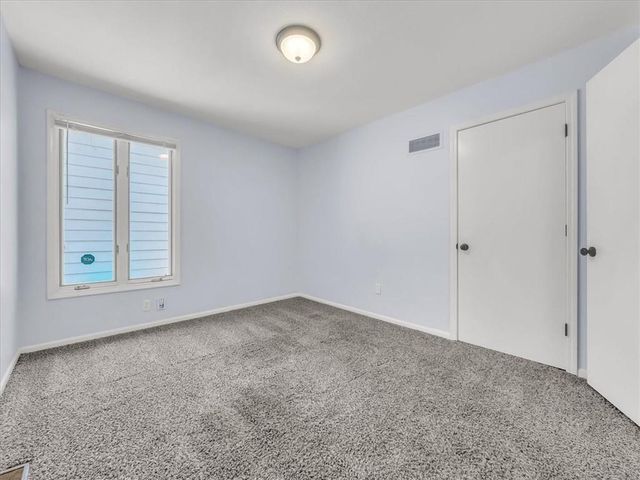 801 NE FAIRWAY HOMES Court, Lee's Summit, MO 64064