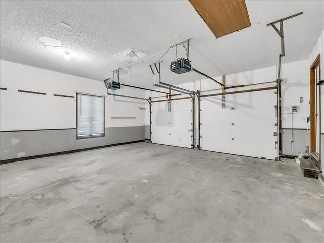 801 NE FAIRWAY HOMES Court, Lee's Summit, MO 64064