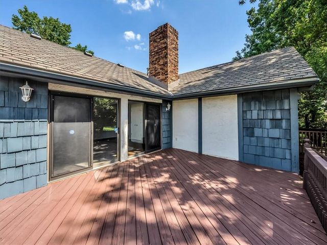 801 NE FAIRWAY HOMES Court, Lee's Summit, MO 64064