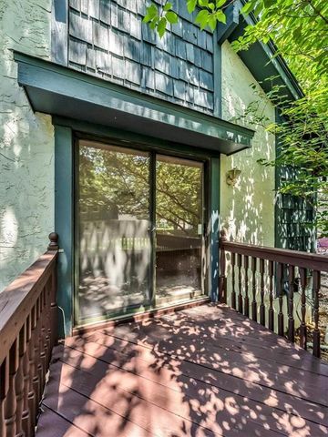 801 NE FAIRWAY HOMES Court, Lee's Summit, MO 64064