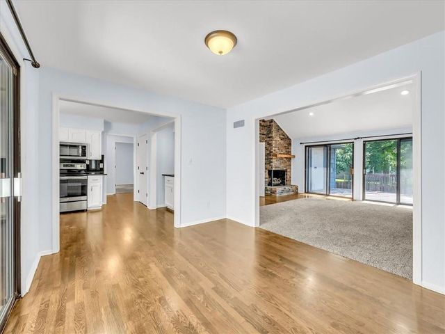 801 NE FAIRWAY HOMES Court, Lee's Summit, MO 64064