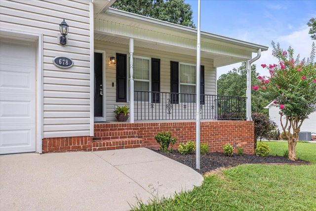 678 Waters Drive, Ringgold, GA 30736