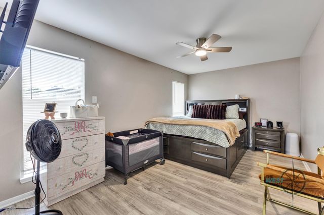 8825 E Buffalo Circle, Willis, TX 77378