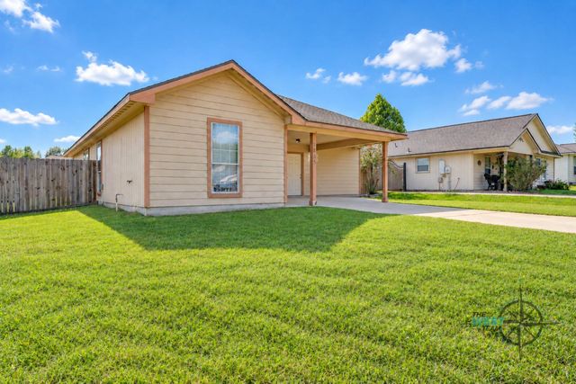 8825 E Buffalo Circle, Willis, TX 77378