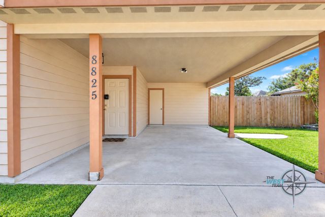 8825 E Buffalo Circle, Willis, TX 77378