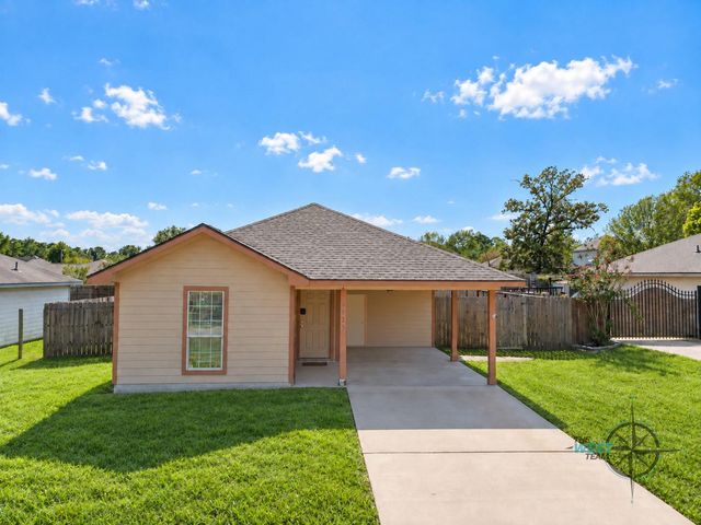 8825 E Buffalo Circle, Willis, TX 77378
