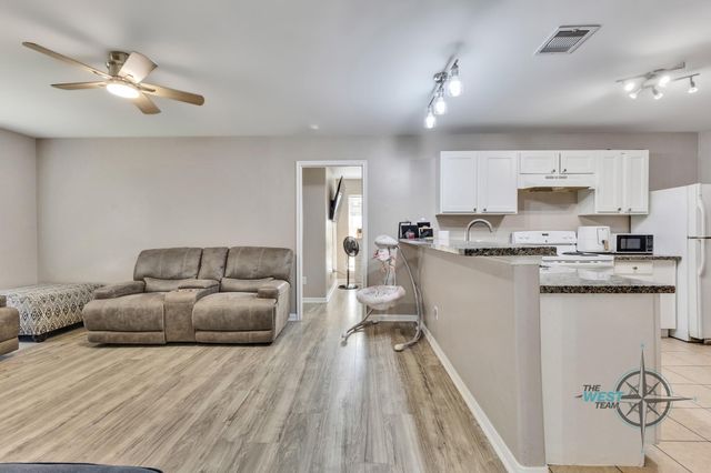 8825 E Buffalo Circle, Willis, TX 77378