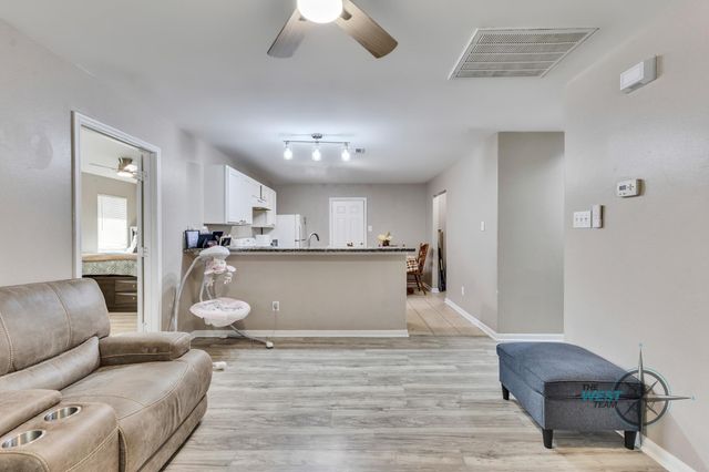 8825 E Buffalo Circle, Willis, TX 77378