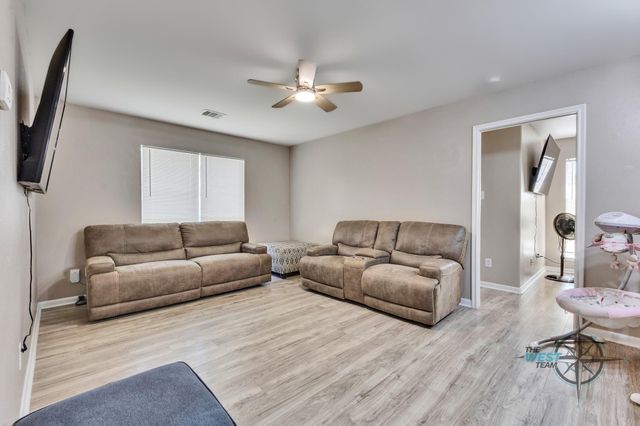 8825 E Buffalo Circle, Willis, TX 77378